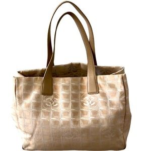 Authentic‼️ 🔥 CHANEL 🔥 Tote bag, Travel Line Beige Nylon Jacquard Leather